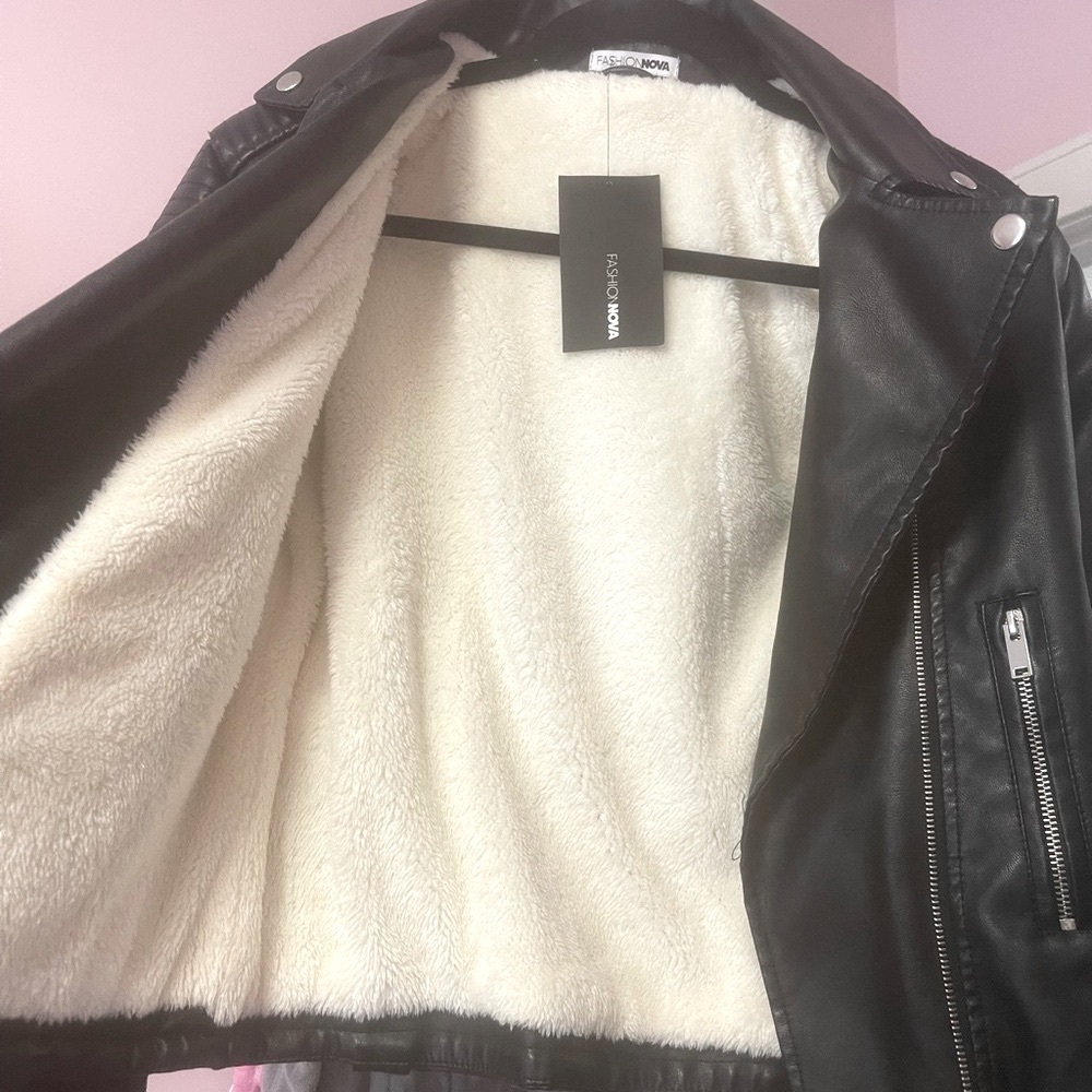 Fashion Nova leather jacket with shepra lining - size Large - Picture 2 of 4